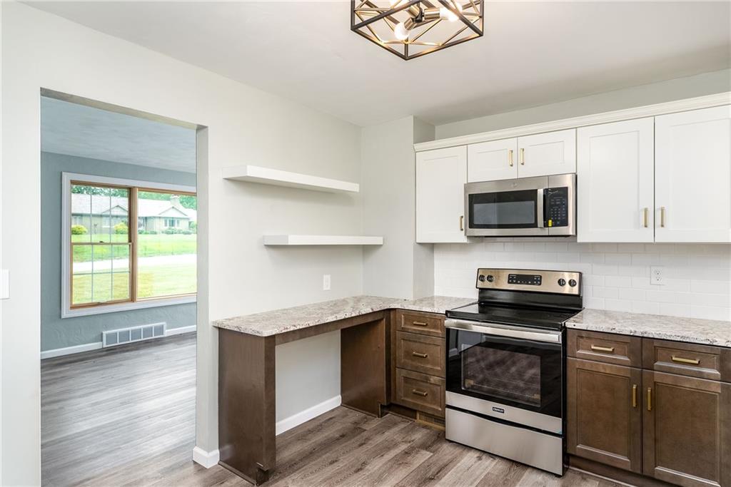 8670 Peters Road Cranberry Township, PA 16066 - Photo 3 of 21 Gallery Image 3