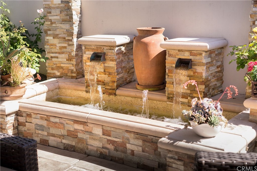 216 Emerald Bay Laguna Beach, CA 92651 - Photo 18 of 19