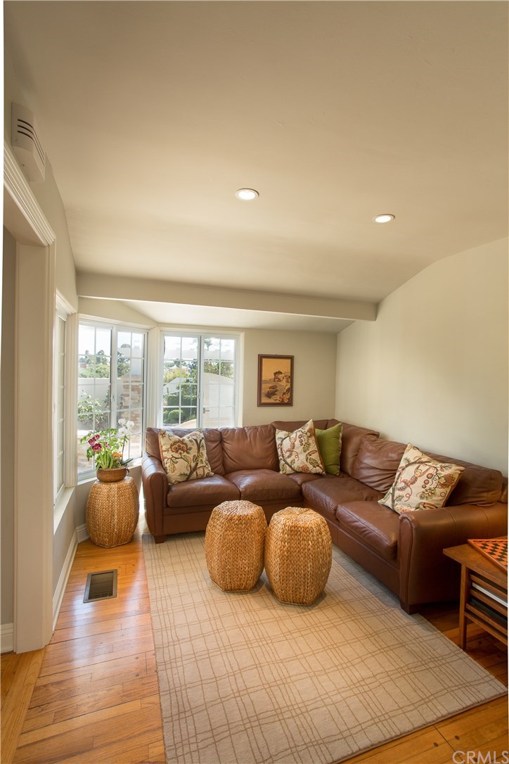 216 Emerald Bay Laguna Beach, CA 92651 - Photo 10 of 19