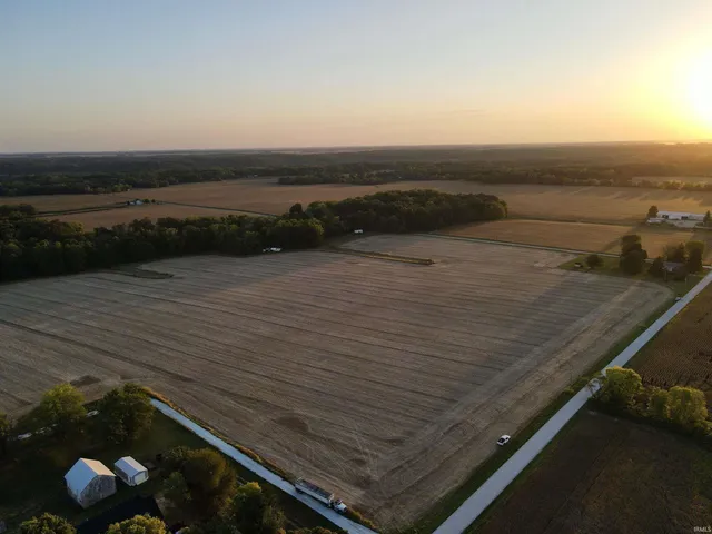 $756,000 | 1000 North 300 Street, Perrysville, IN 47974