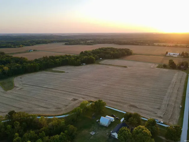 $756,000 | 1000 North 300 Street, Perrysville, IN 47974