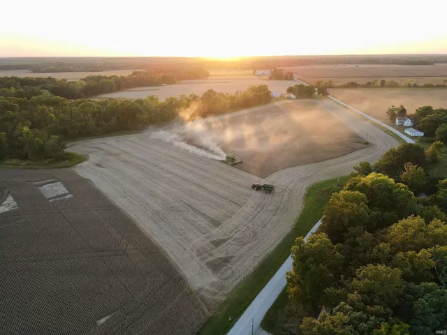 $756,000 | 1000 North 300 Street, Perrysville, IN 47974