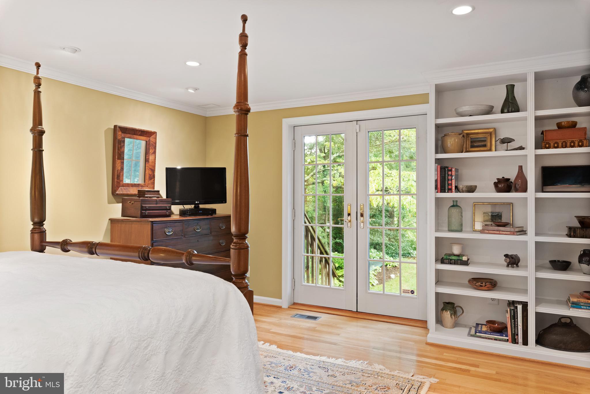 1858 Burley Road Annapolis, MD 21409 - Photo 46 of 76 Main level primary bedroom with water view.