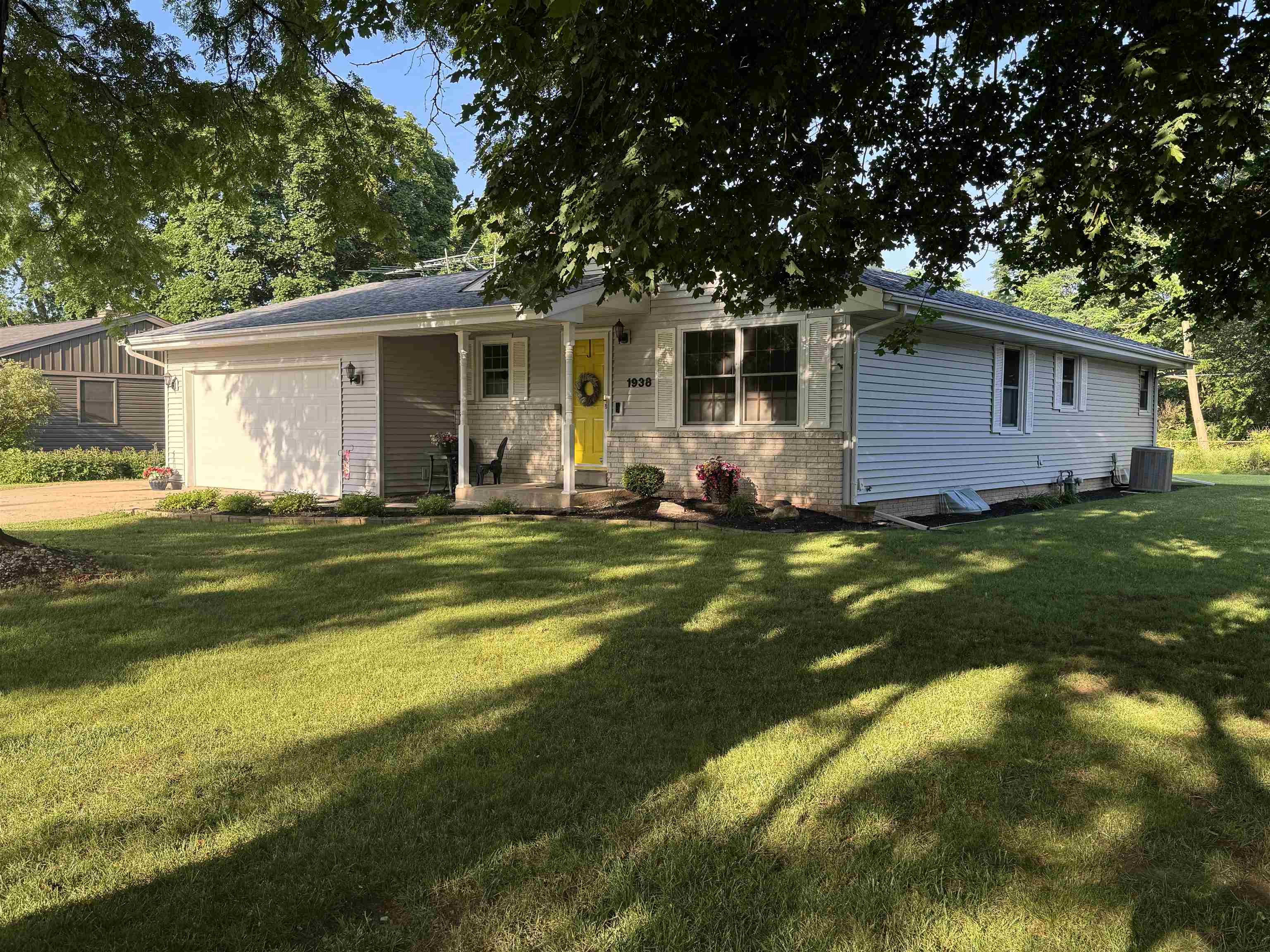 1938 Bootmaker Drive Beloit, WI 53511 - Photo 2 of 28