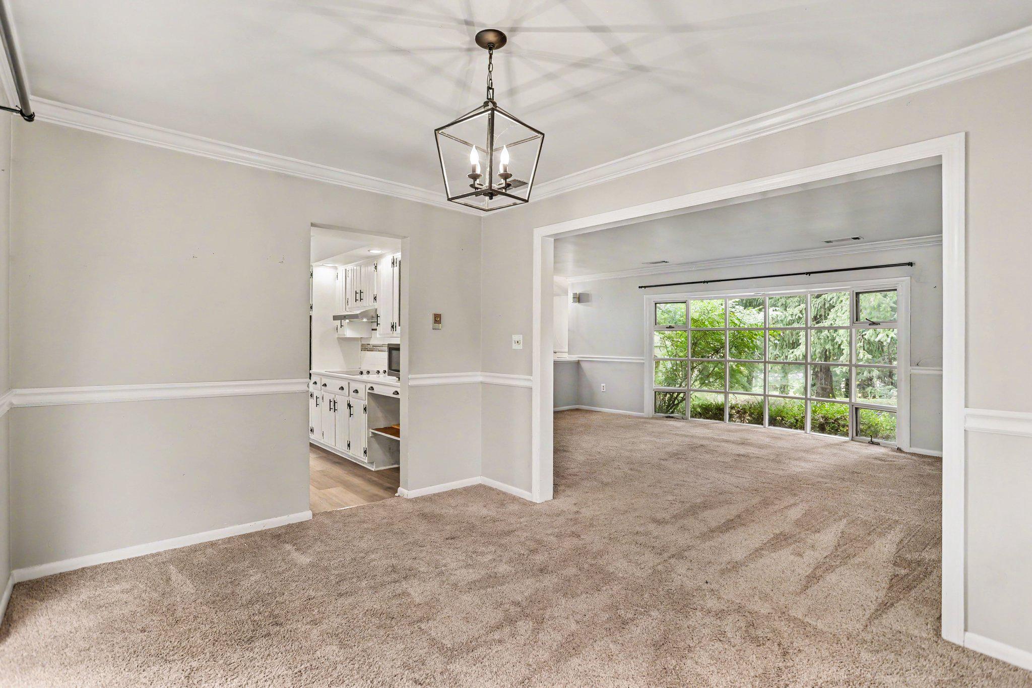 381 Ironstone Ridge Road Lancaster, PA 17603 - Photo 9 of 30 Spacious, light-filled dining room area.