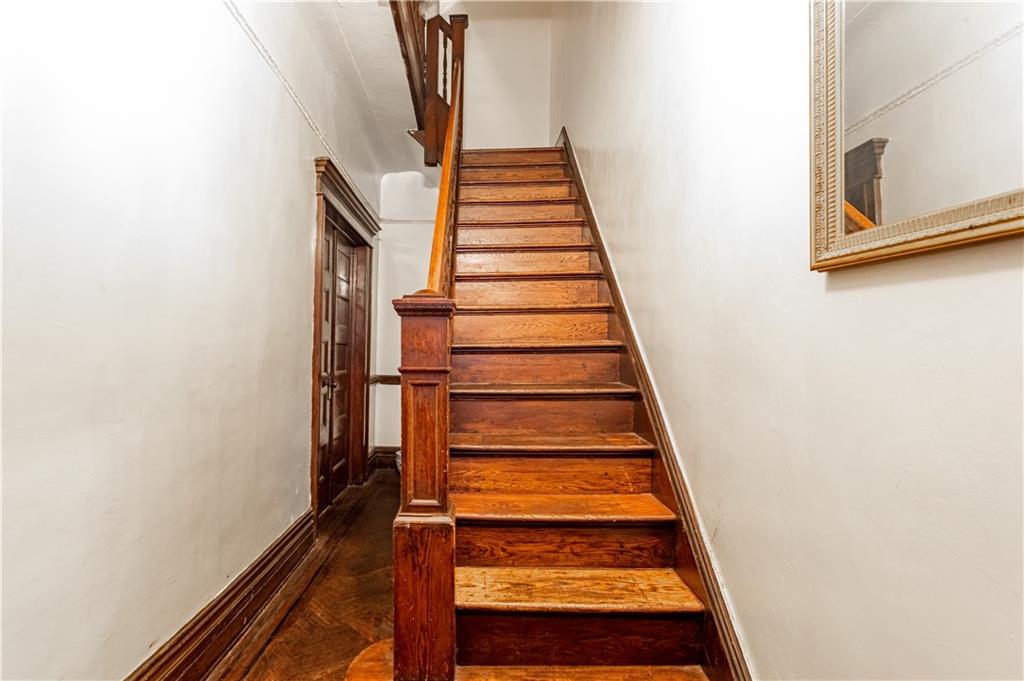 505 Macon Street Brooklyn, NY 11233 - Photo 5 of 6 a view of entryway