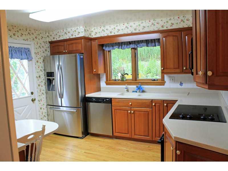 124 Washington Road Forest Hills, PA 15221 - Photo 3 of 14 Kitchen.
