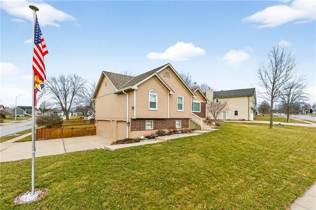 $325,000 | 7004 North Crystal Avenue, Kansas City, MO 64119