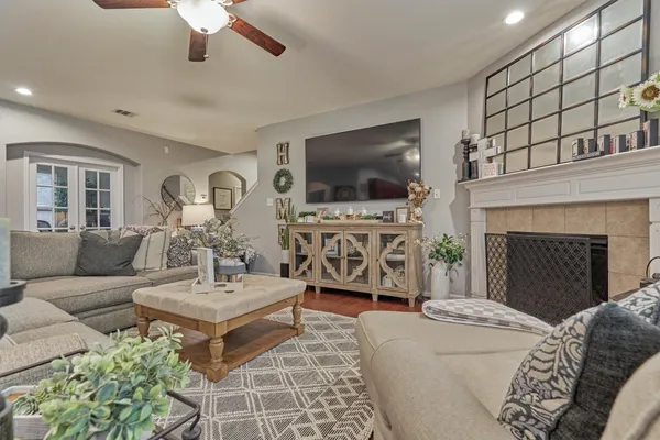 $2,900 | 204 Forest Peak Way, Montgomery, TX 77316