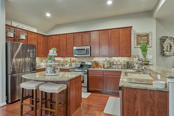 $2,900 | 204 Forest Peak Way, Montgomery, TX 77316
