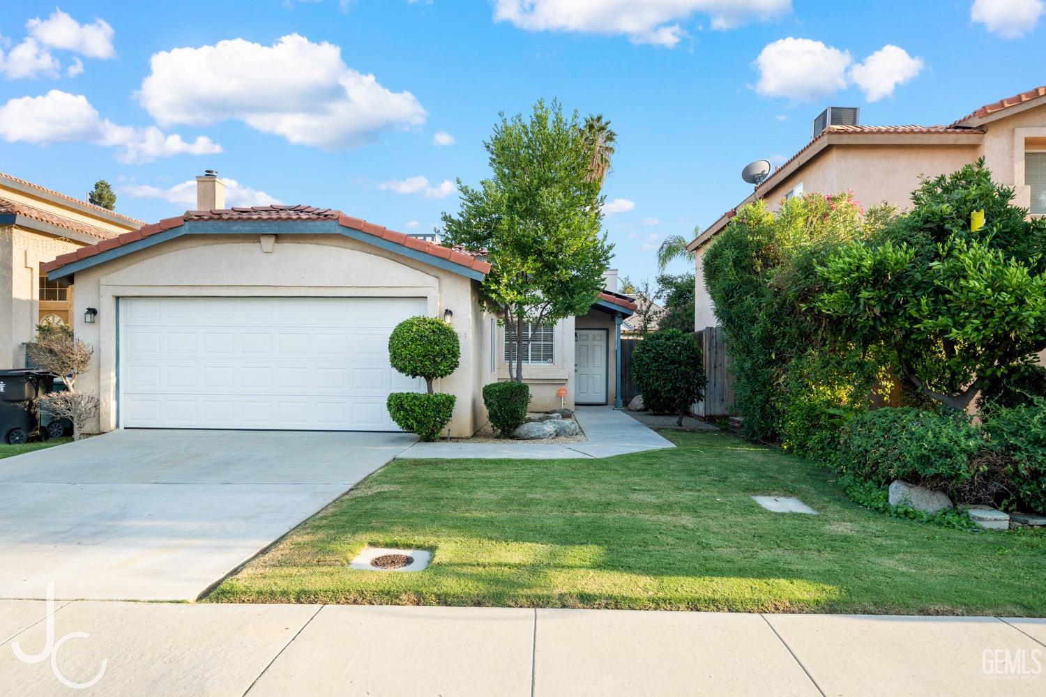Undisclosed Address Bakersfield, CA 93311 - Photo 20 of 20 a view of a back yard of the house