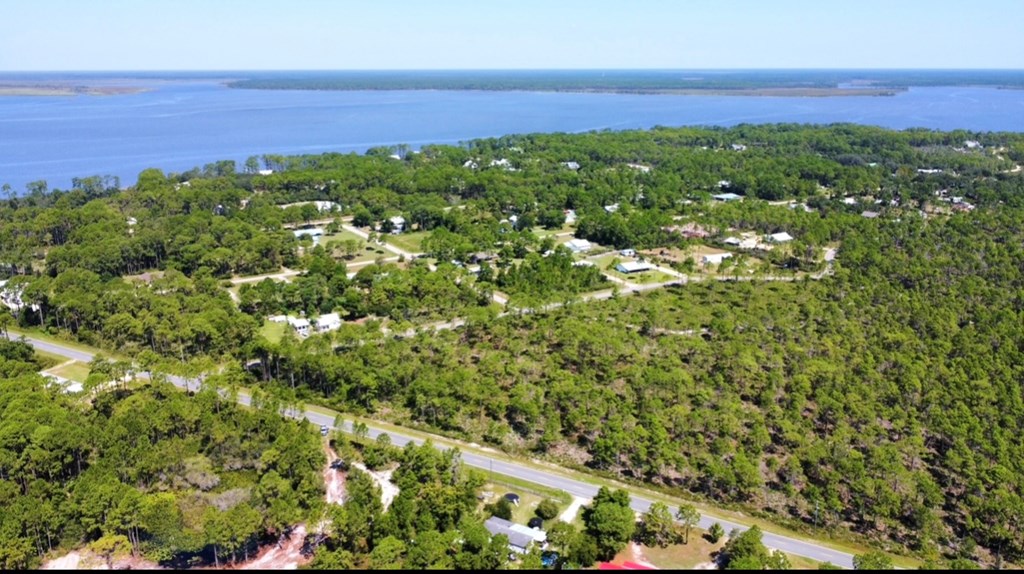 253 Twin Lakes Road Eastpoint, FL 32328 - Photo 5 of 16