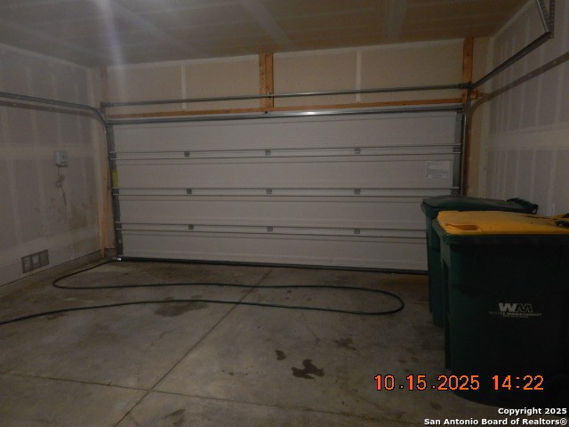 6555 Runaway Row Converse, TX 78109 - Photo 6 of 23 a close view of closet