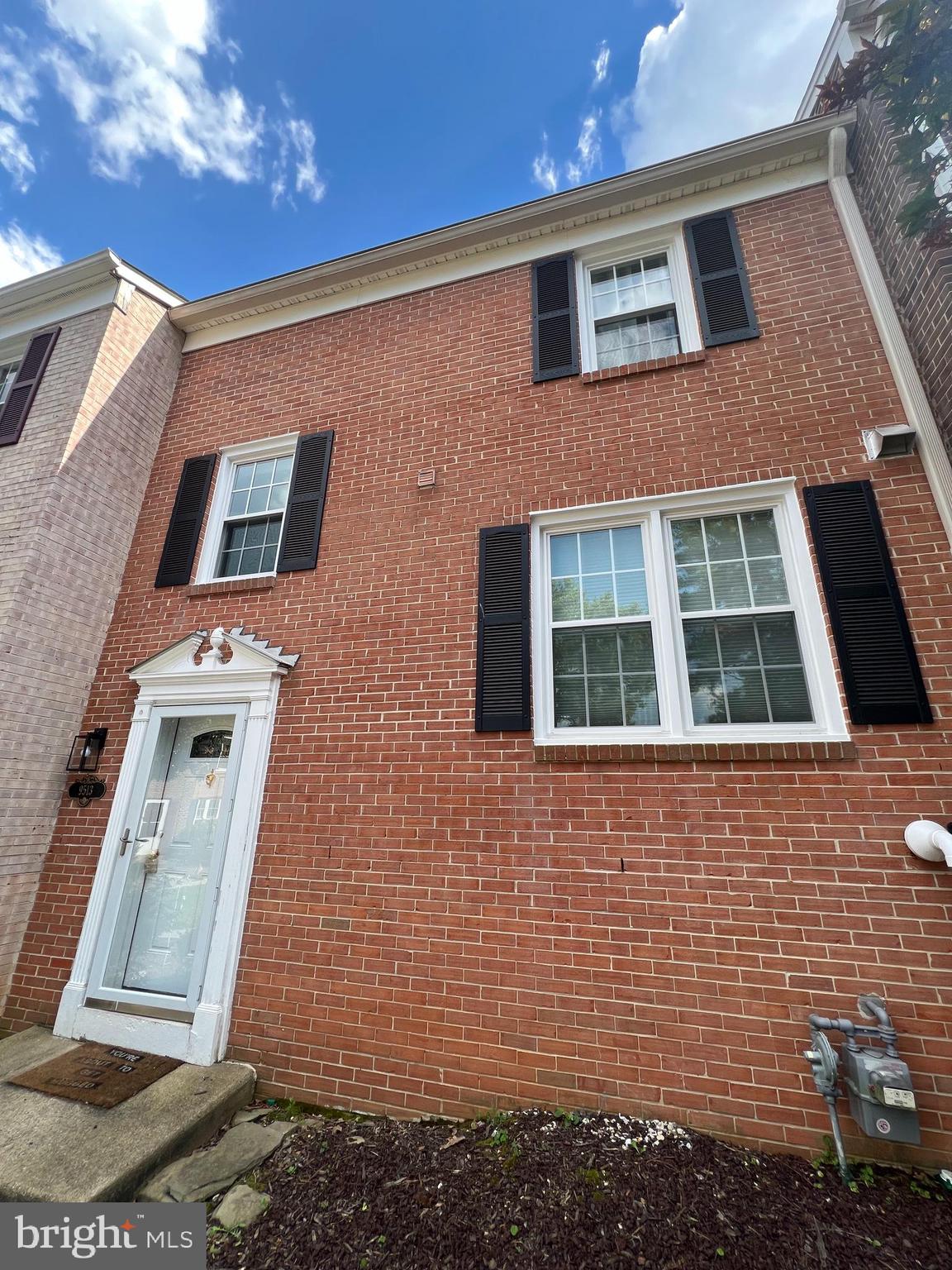 9513 Burdett Road Burke, VA 22015 - Photo 33 of 40 a front view of a house