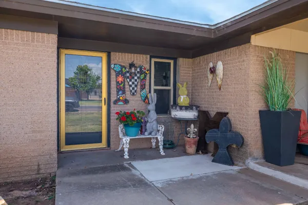 $195,000 | 703 West Stinson Street, Dimmitt, TX 79027