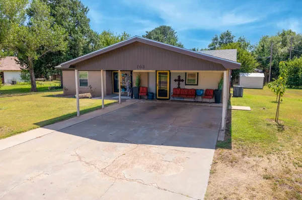 $195,000 | 703 West Stinson Street, Dimmitt, TX 79027