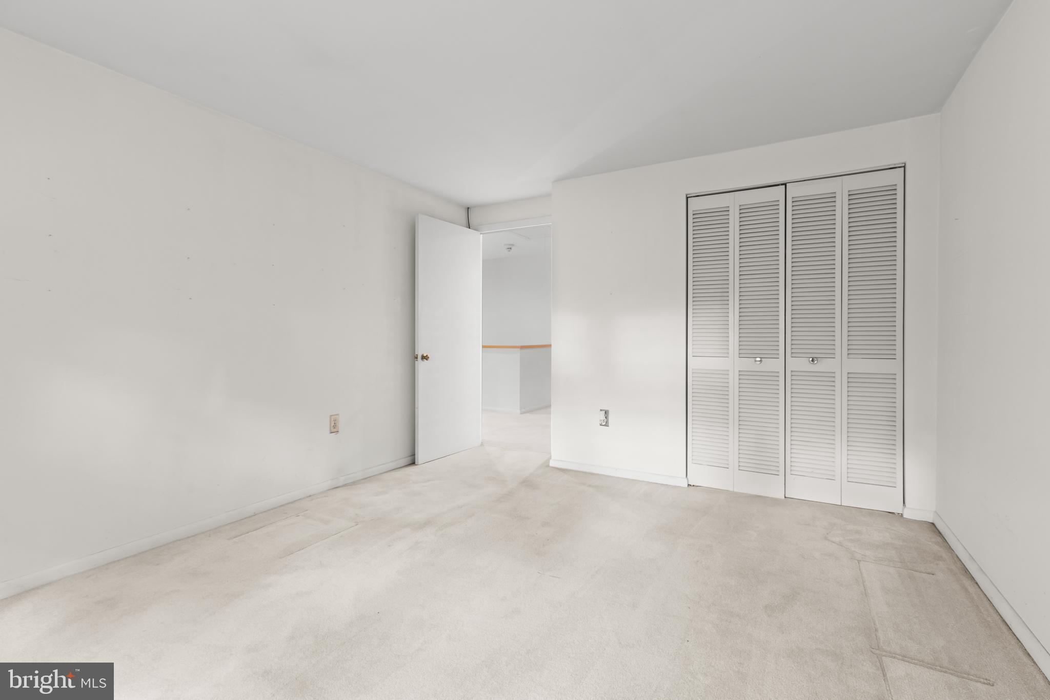 13 Beechtree Lane Mountville, PA 17554 - Photo 21 of 41 an empty room with windows