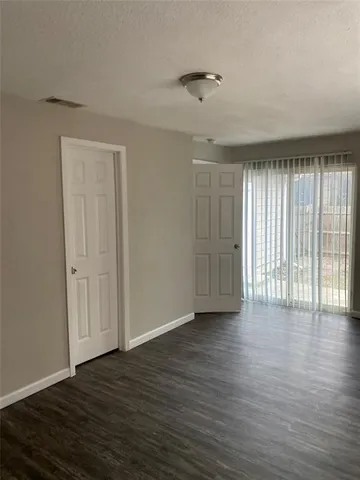 $1,695 | 2405 Jennings Avenue, Dallas, TX 75216