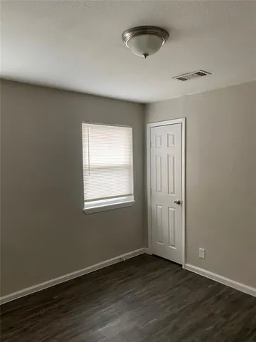 $1,695 | 2405 Jennings Avenue, Dallas, TX 75216