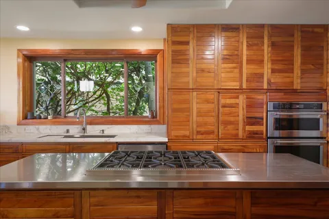 $5,350,000 | 75-5506 Kona Bay Drive, Kailua-Kona, HI 96740
