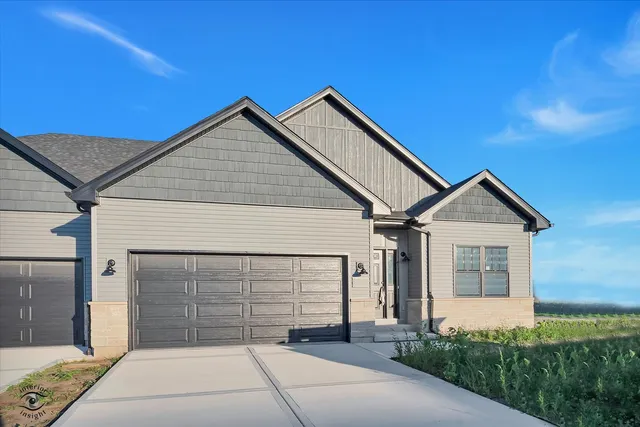 $395,000 | 1195 Farmstone Drive, Diamond, IL 60416