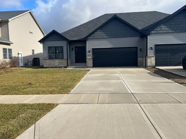 $395,000 | 1195 Farmstone Drive, Diamond, IL 60416