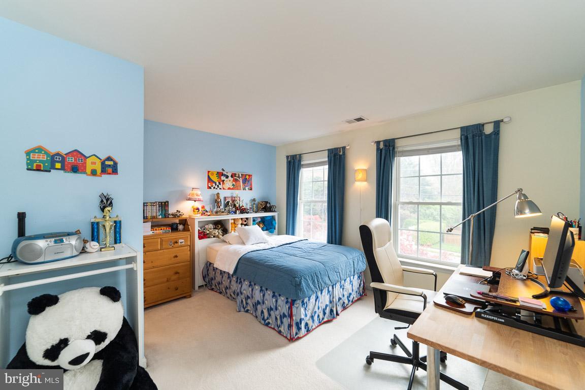 2944 Edgelea Road Vienna, VA 22181 - Photo 27 of 57