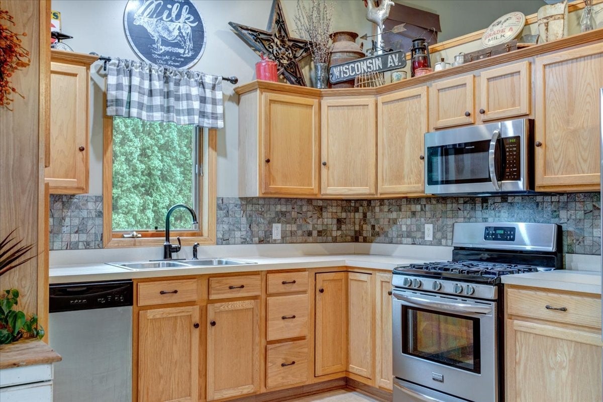 1304 Ballentine Road Menomonie, WI 54751 - Photo 7 of 42 Gallery Image 7