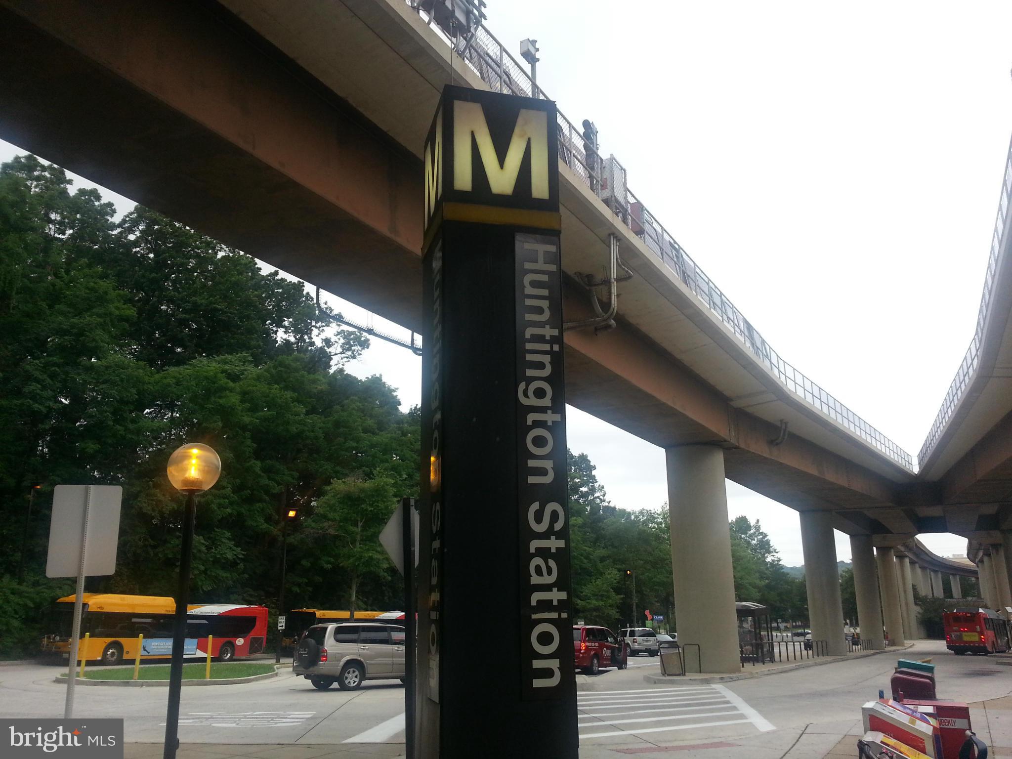 2612 Fort Farnsworth Road, Unit 265 Alexandria, VA 22303 - Photo 28 of 30 Yellow Line Metro