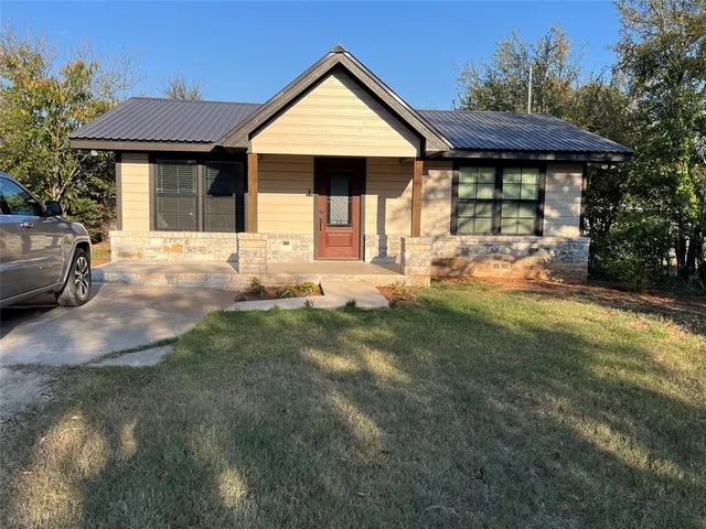 $1,850 | 802 B Ruth Parker Lane, Glen Rose, TX 76043