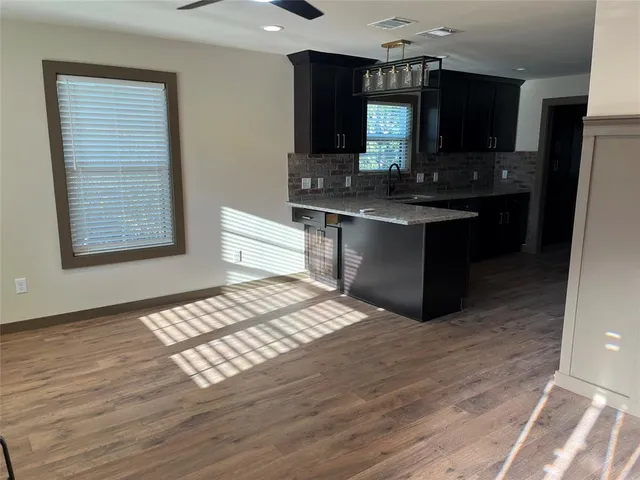 $1,850 | 802 B Ruth Parker Lane, Glen Rose, TX 76043