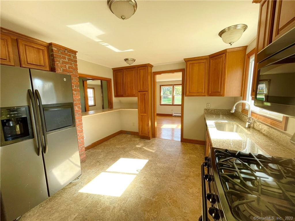 341 Center Road Vernon, CT 06066 - Photo 5 of 35