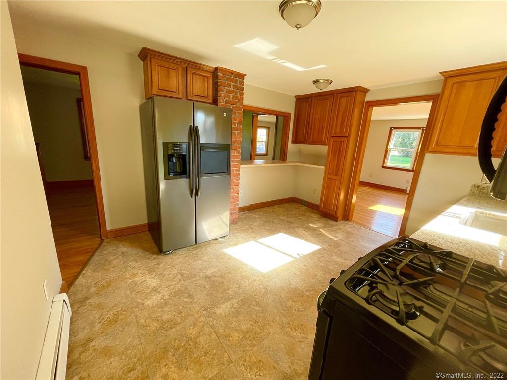 341 Center Road Vernon, CT 06066 - Photo 6 of 35