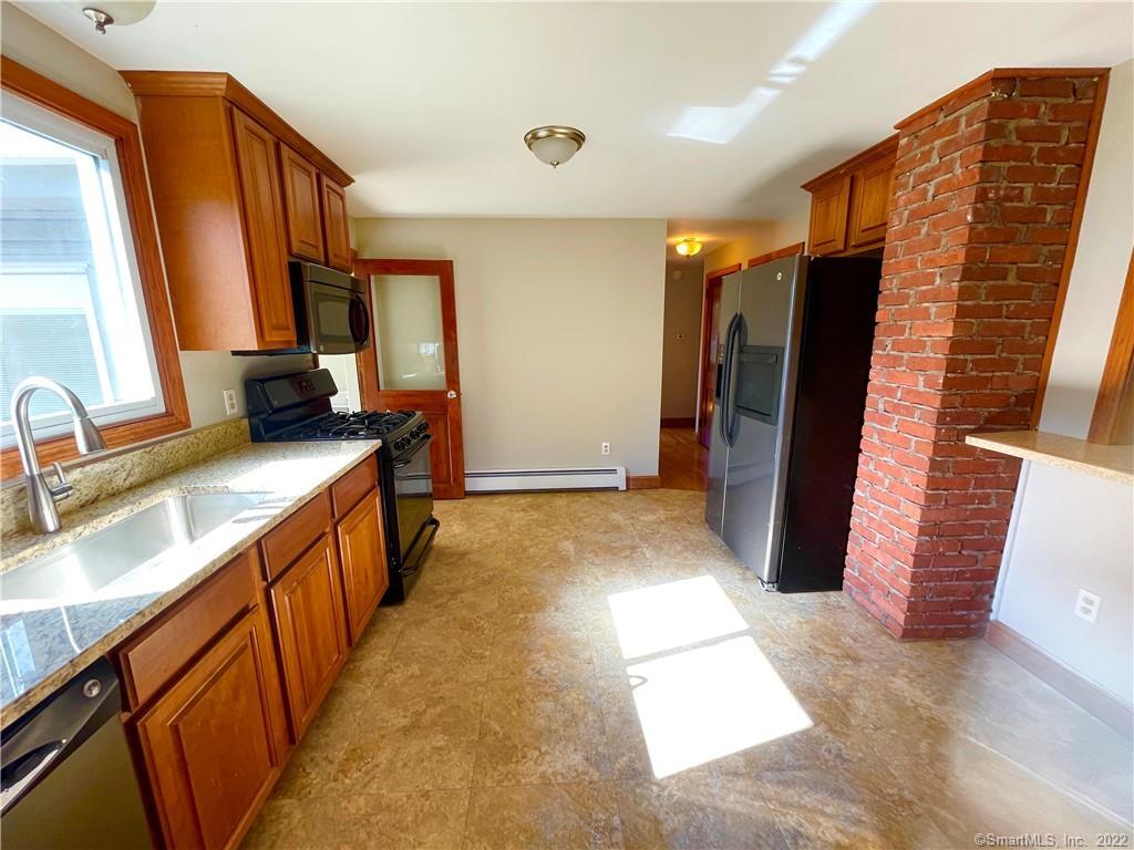 341 Center Road Vernon, CT 06066 - Photo 7 of 35