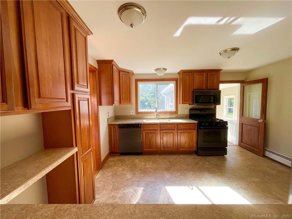 341 Center Road Vernon, CT 06066 - Photo 8 of 35