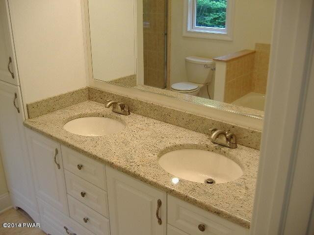 287 Rose Hill Road Lake Como, PA 18437 - Photo 9 of 18
