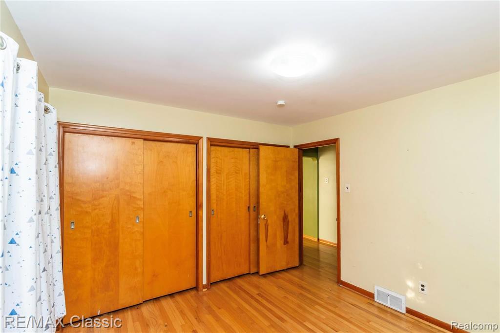 1354 North Gulley Road Dearborn, MI 48128 - Photo 23 of 44