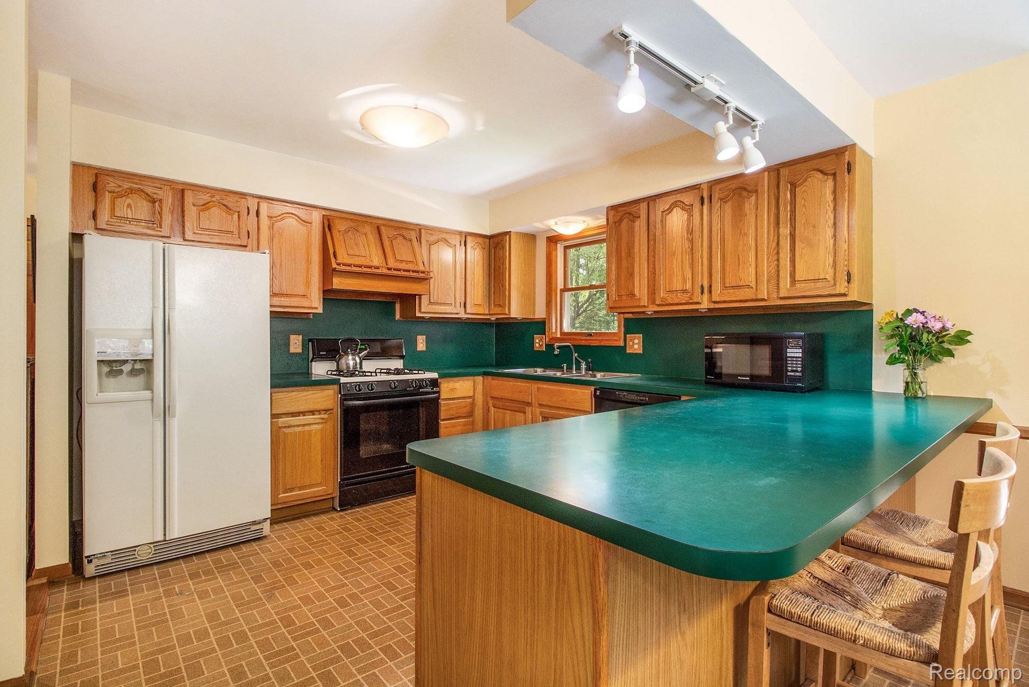 13171 Dunham Road Hartland, MI 48353 - Photo 7 of 61 Kitchen
