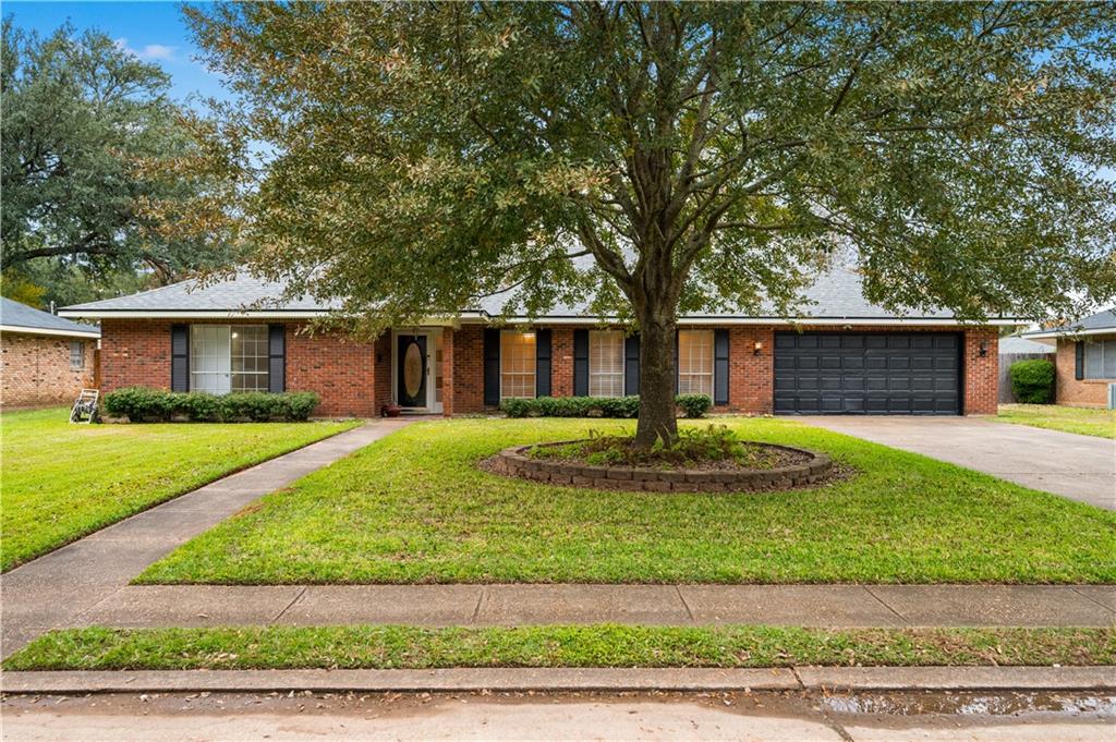 608 Ridgewood Boulevard Alexandria, LA 71303 - Photo 1 of 27 Gallery Image 1