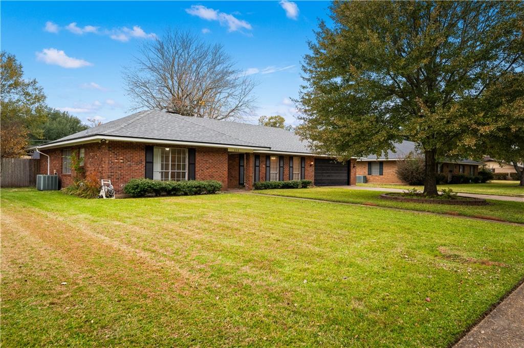 608 Ridgewood Boulevard Alexandria, LA 71303 - Photo 2 of 27 Gallery Image 2