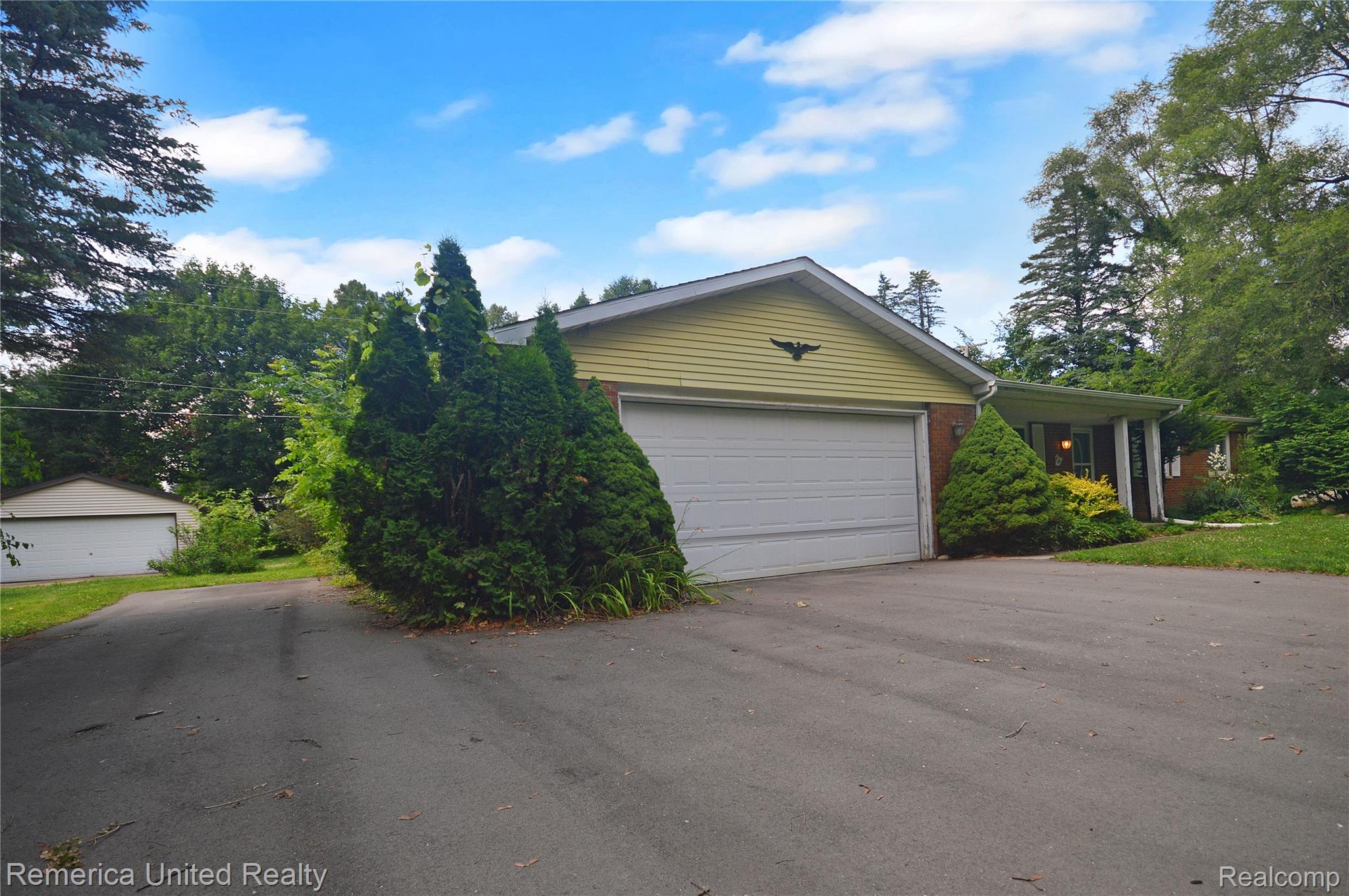 500 Keddle Road Howell, MI 48843 - Photo 3 of 30 3 front.jpg