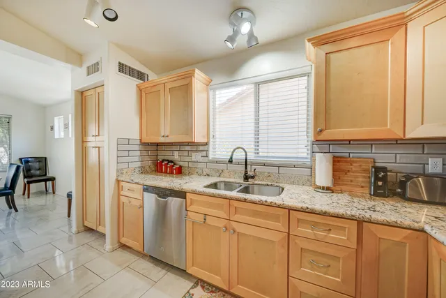 $3,900 | Undisclosed Address, Gold Canyon, AZ 85118