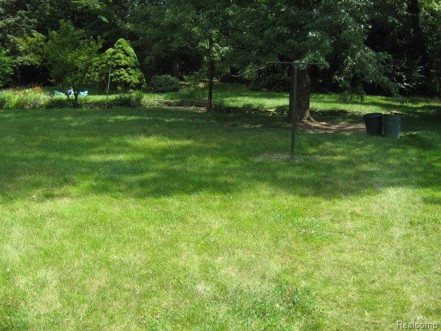 2385 Rutherford Road Bloomfield Hills, MI 48302 - Photo 13 of 13 yard