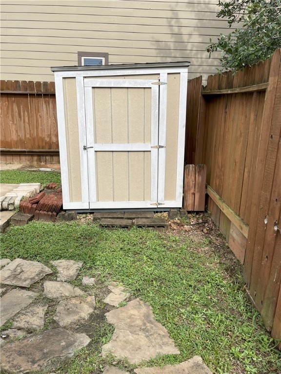 301 Pine Mist Lane Conroe, TX 77304 - Photo 29 of 35