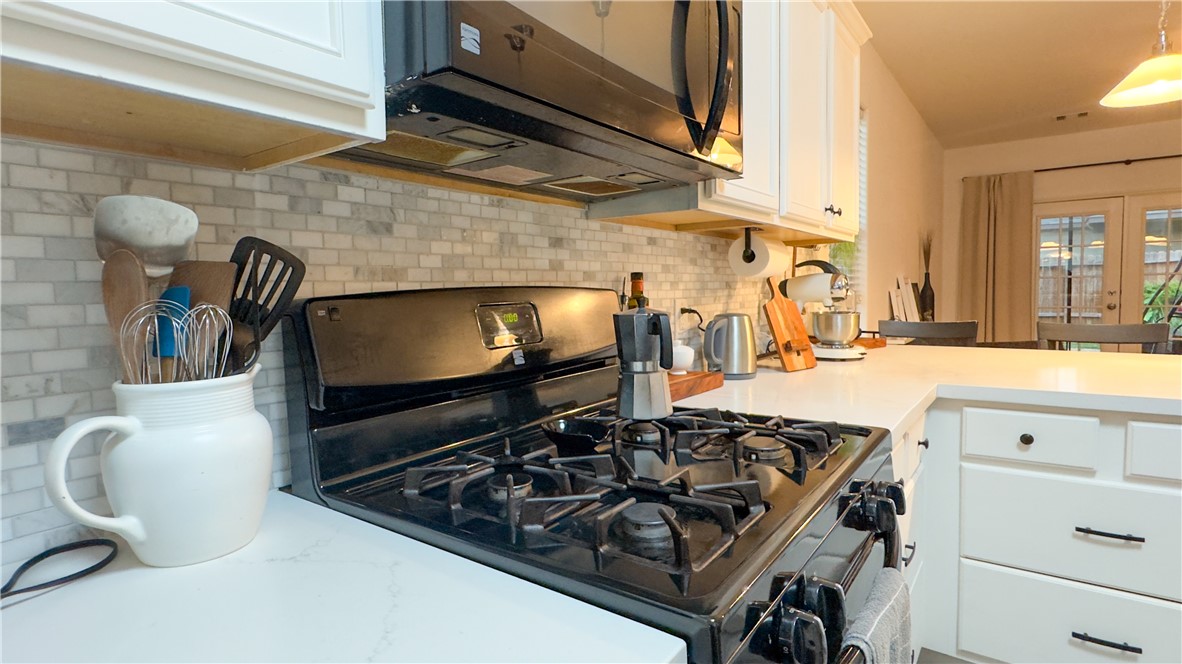 301 Pine Mist Lane Conroe, TX 77304 - Photo 7 of 35