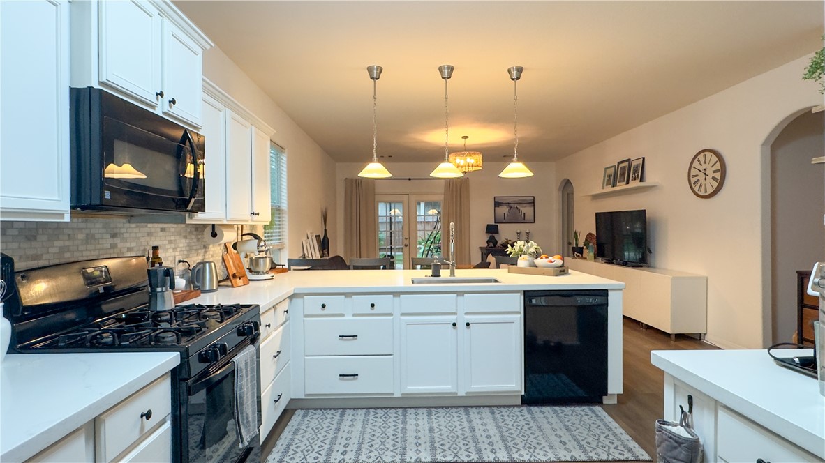 301 Pine Mist Lane Conroe, TX 77304 - Photo 8 of 35