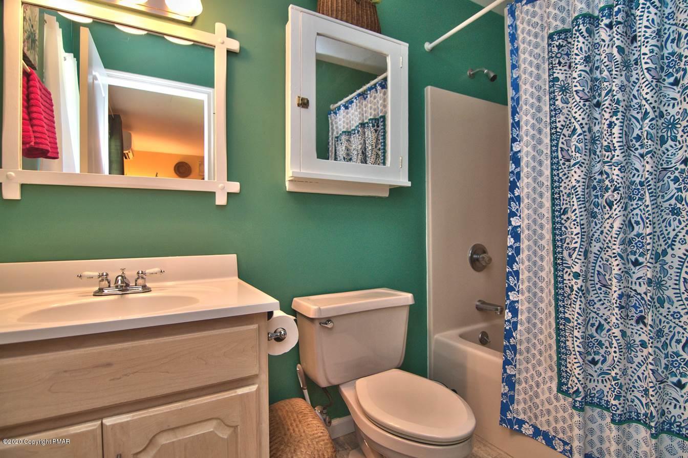 147 Maple Spring Drive Kunkletown, PA 18058 - Photo 36 of 68 Master Bath