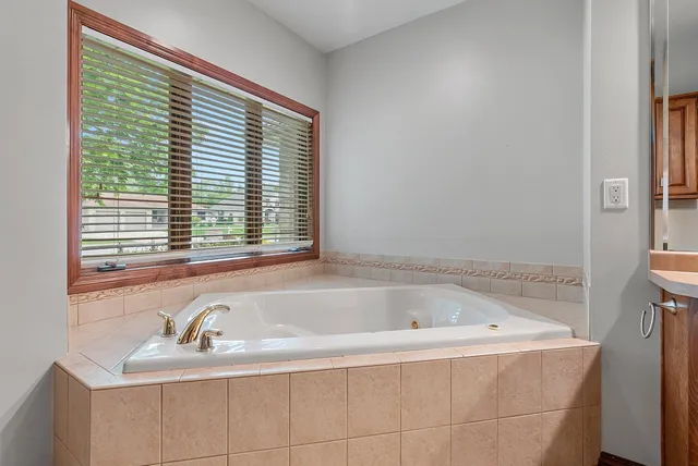 $759,900 | 3399 Sonata Drive, Green Bay, WI 54311