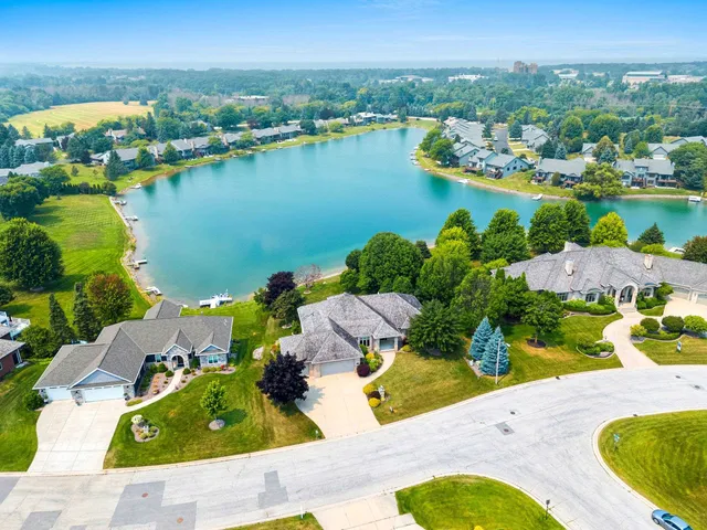 $759,900 | 3399 Sonata Drive, Green Bay, WI 54311