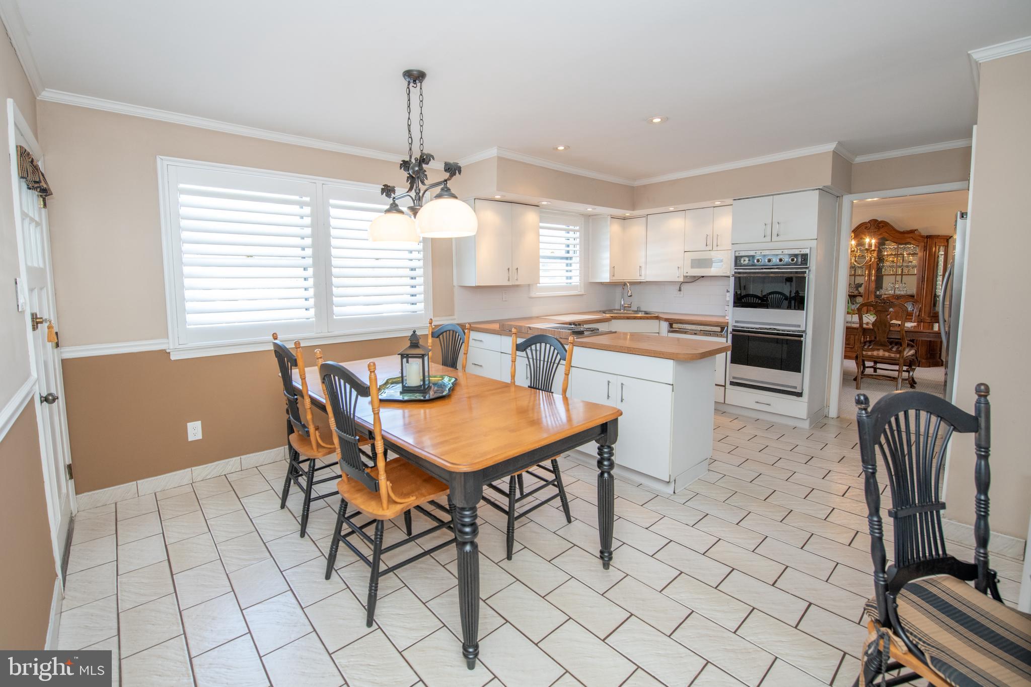 233 Lamplighter Lane Huntingdon Valley, PA 19006 - Photo 16 of 56 Kitchen